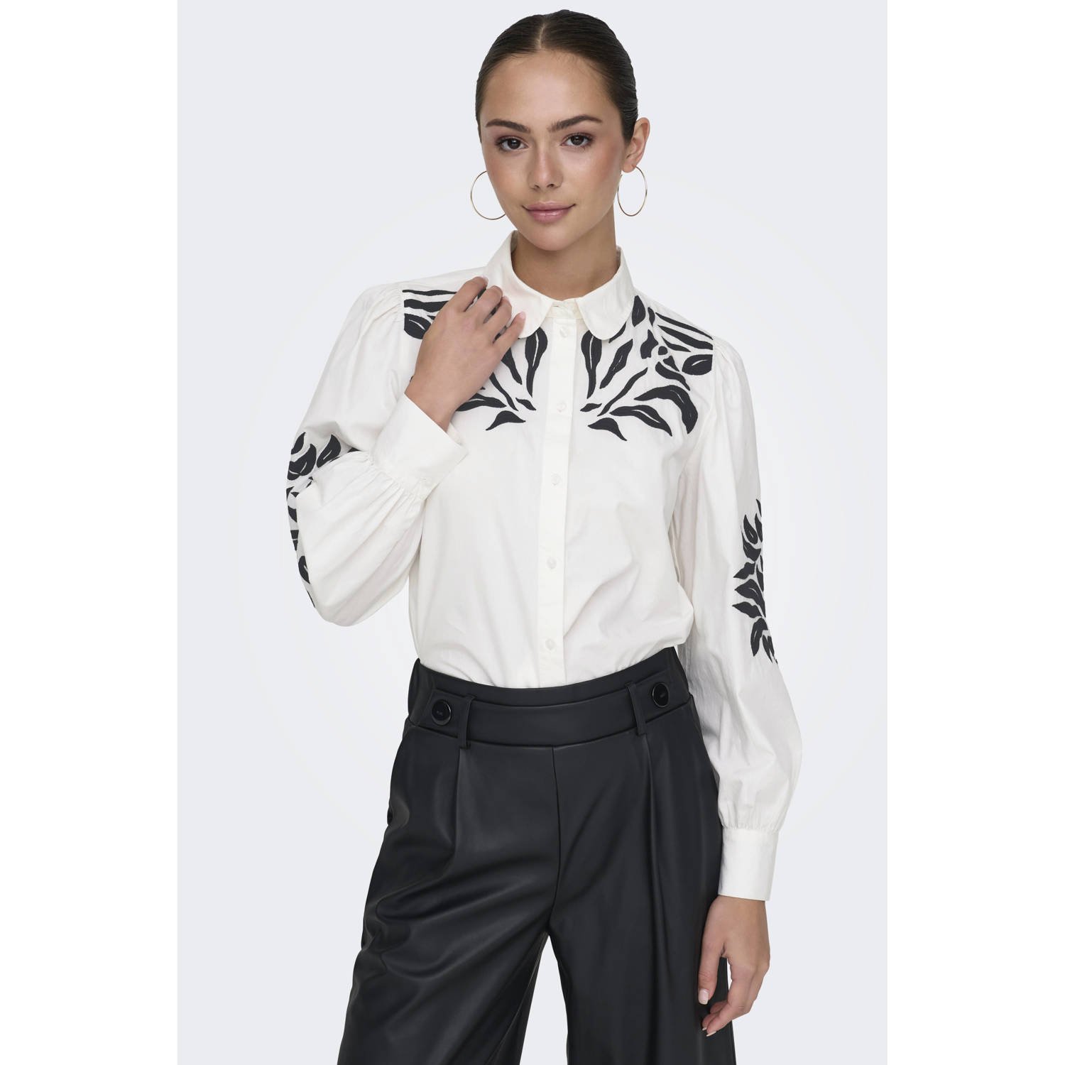 JDY blouse LAURA met bladprint en borduursels wit zwart