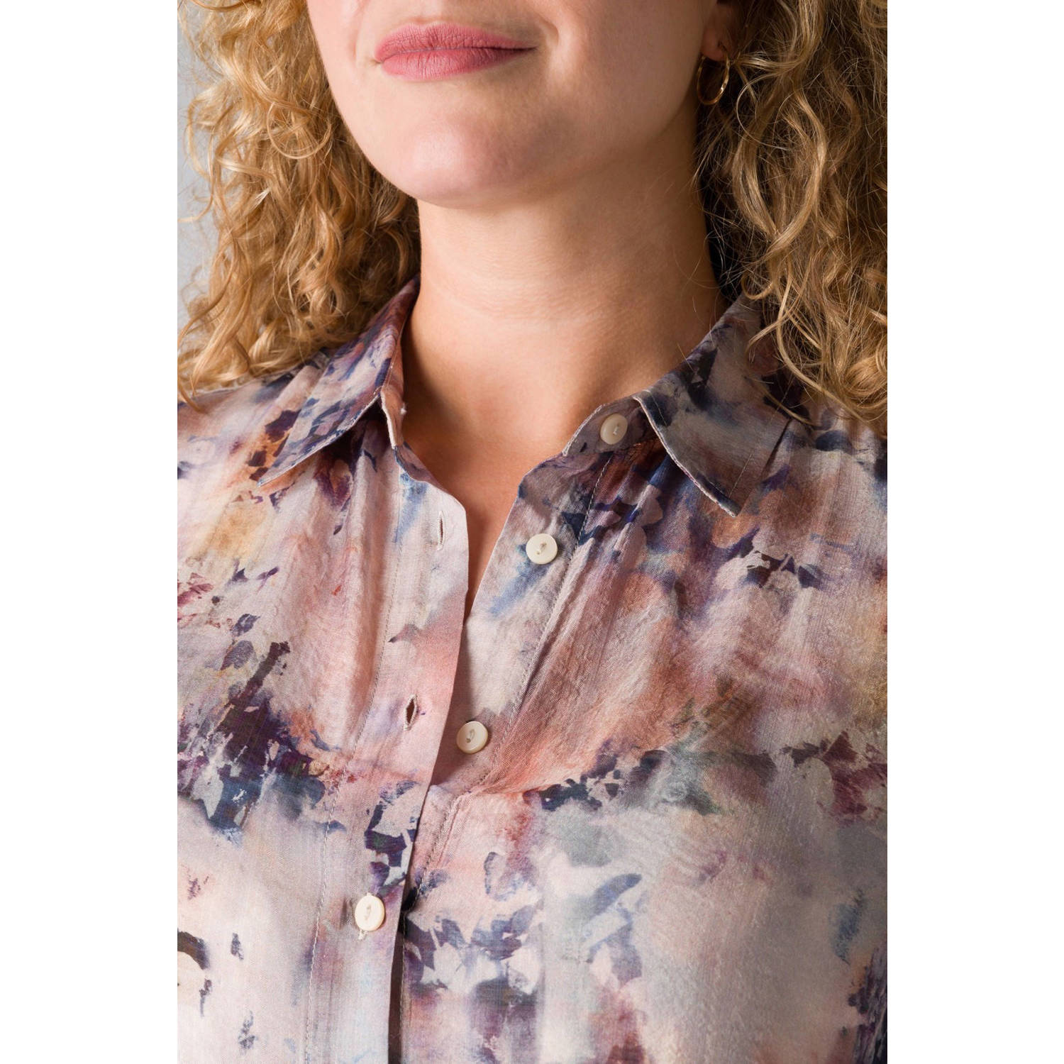 Yesta blousejurk met all over print zand