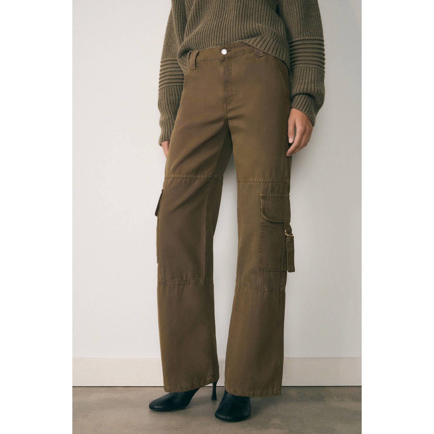 Mango straight regular waist cargo broek kaki