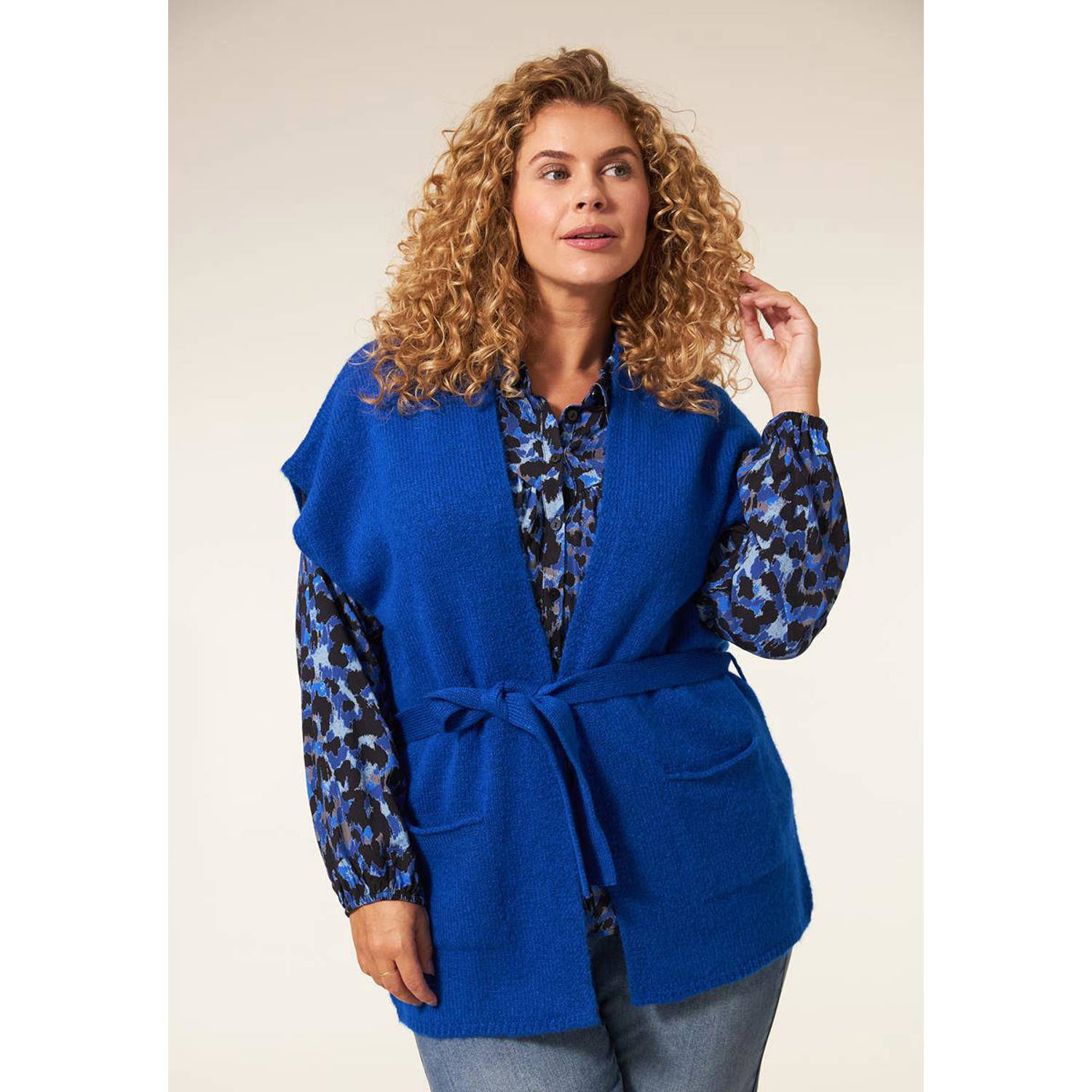 Miss Etam Plus gebreid gilet April blauw