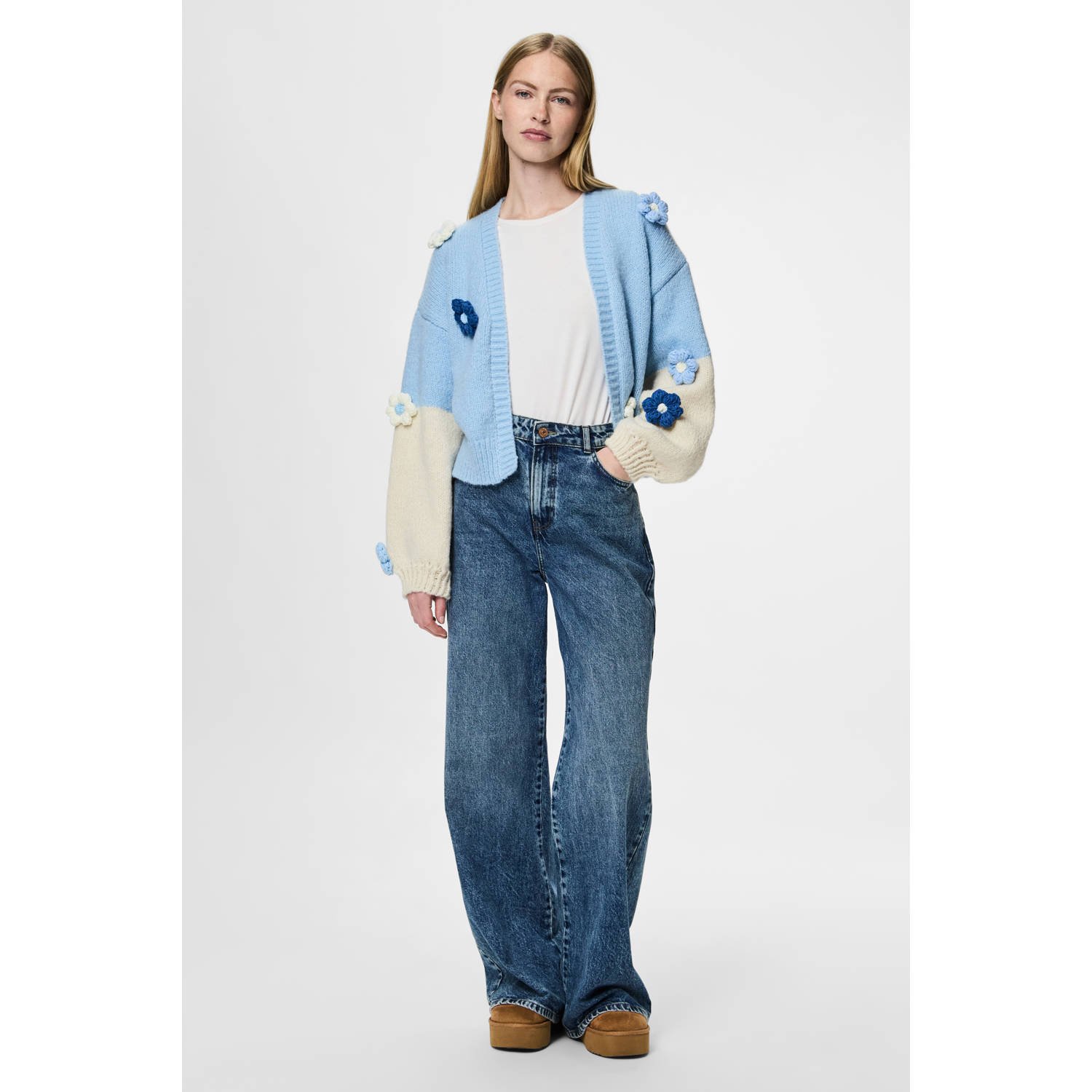 PIECES vest met 3D applicatie lichtblauw ecru