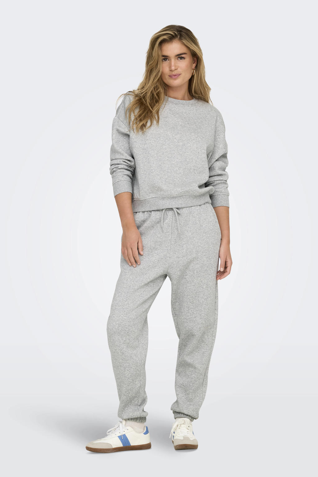 Lichtgrijze dames ONLY sweater van katoen met melée print, lange mouwen en ronde hals