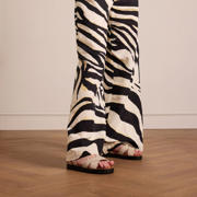thumbnail: Manfield suède sandalen beige