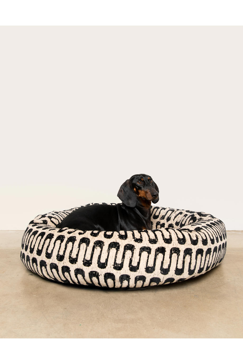 Dogguo hondenmand RETRO-WAVE-ROUND-BED-BEIGE/BLACK-S