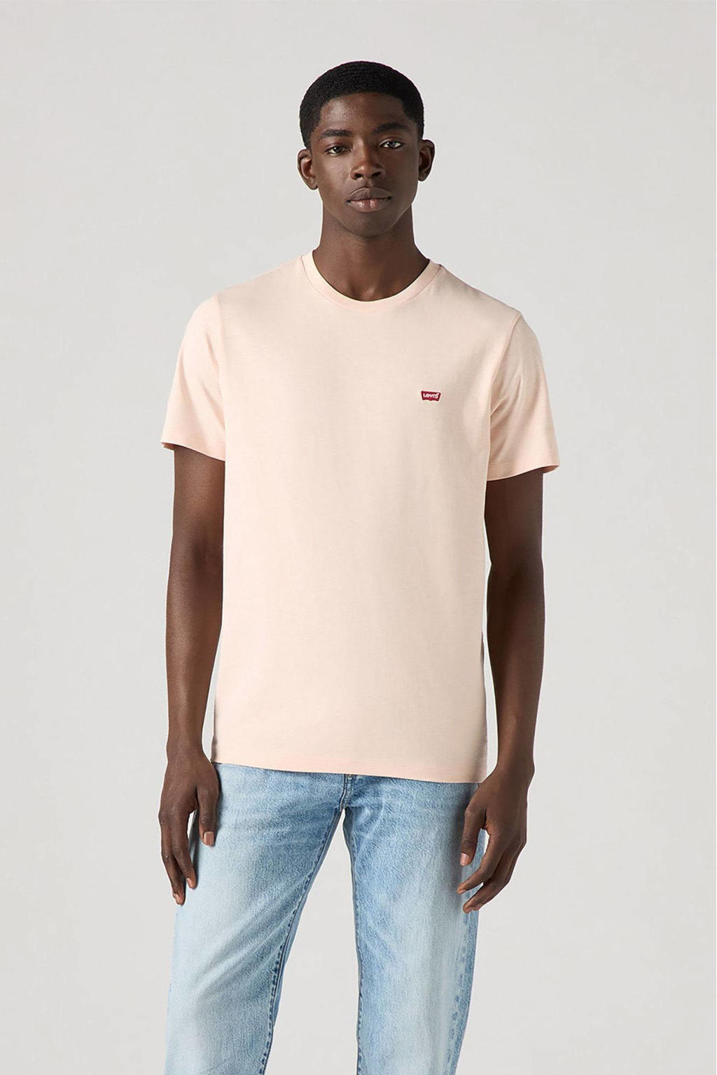 Lichtroze heren Levi's T-shirt van katoen met effen, korte mouwen en ronde hals