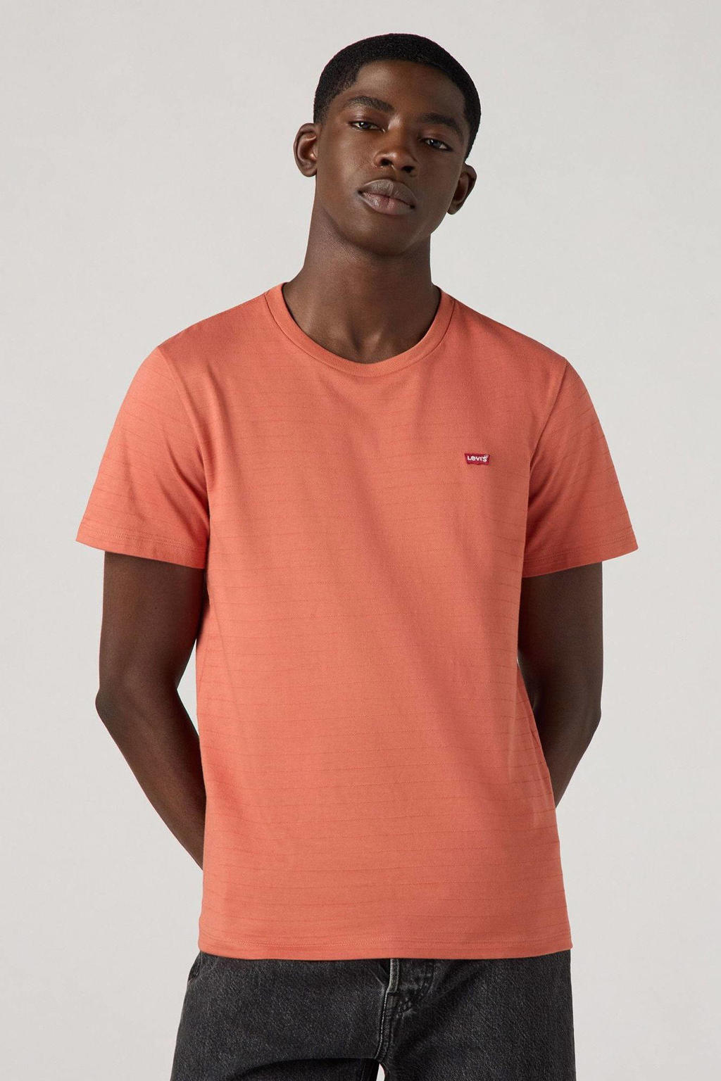 Koraalrode heren Levi's T-shirt van katoen met strepenprint, korte mouwen en ronde hals