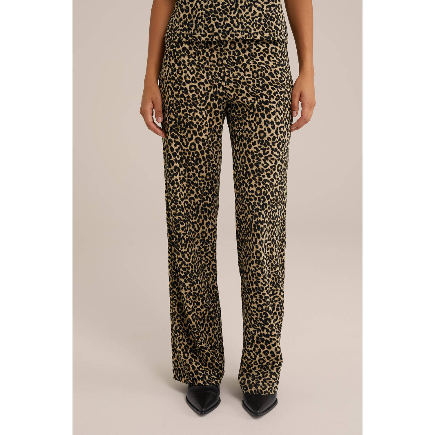 WE Fashion straight fit broek met panterprint bruin