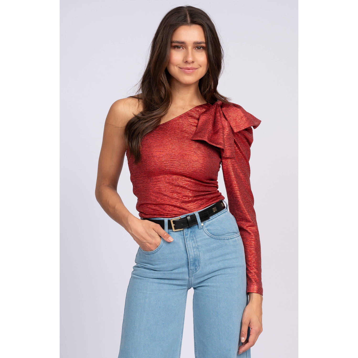 NIKKIE x Anna Nooshin top rood