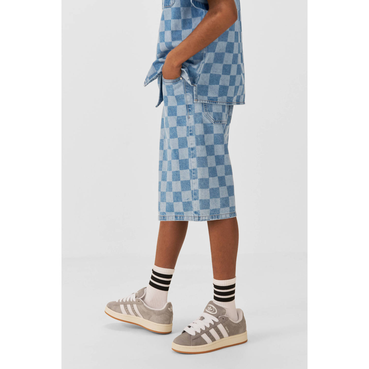 Coolcat denim short Bobby met checkerboard print blauw