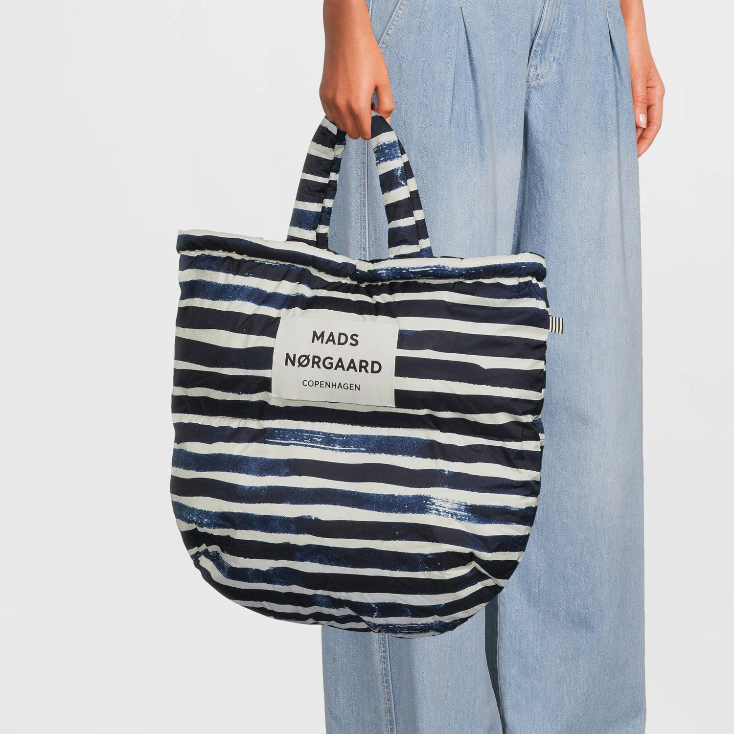 MADS NØRGAARD COPENHAGEN gewatteerde shopper met strepen donkerblauw ecru