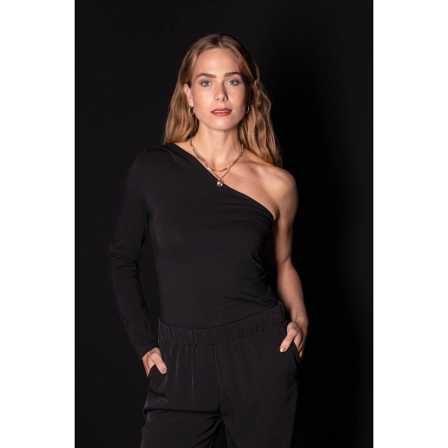 Ivy Beau one shouldertop zwart