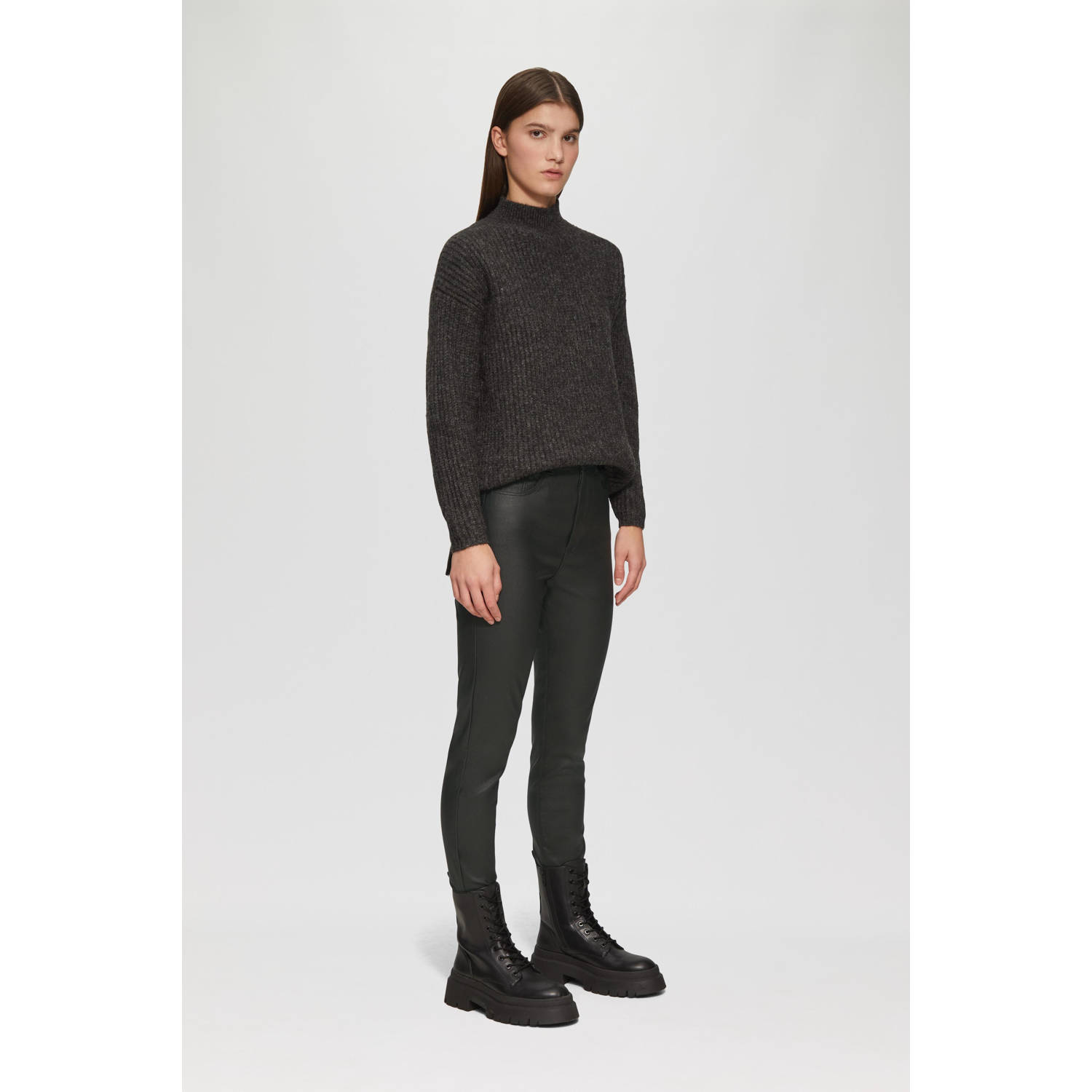 Q S by s.Oliver skinny regular waist coated broek zwart