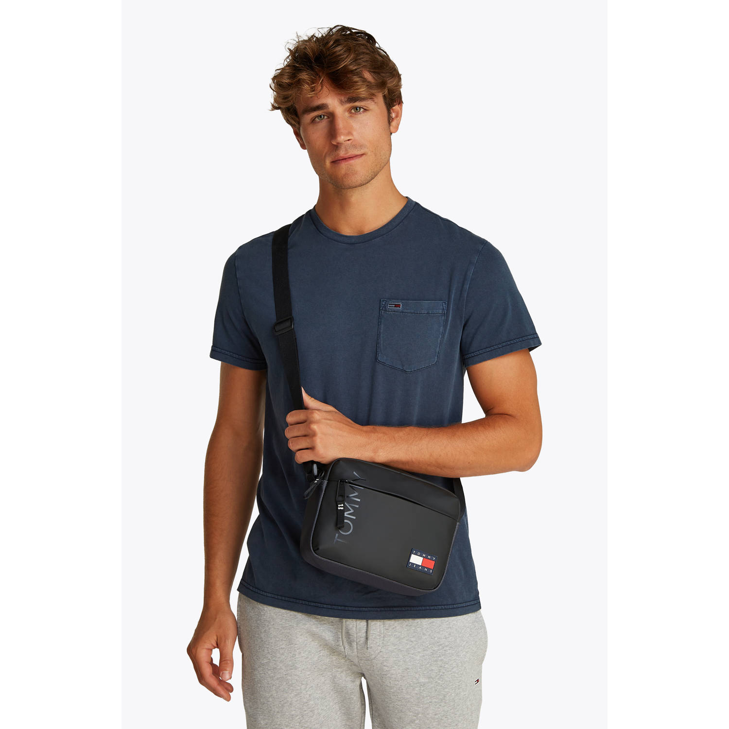 Tommy Jeans schoudertas TJM Daily zwart