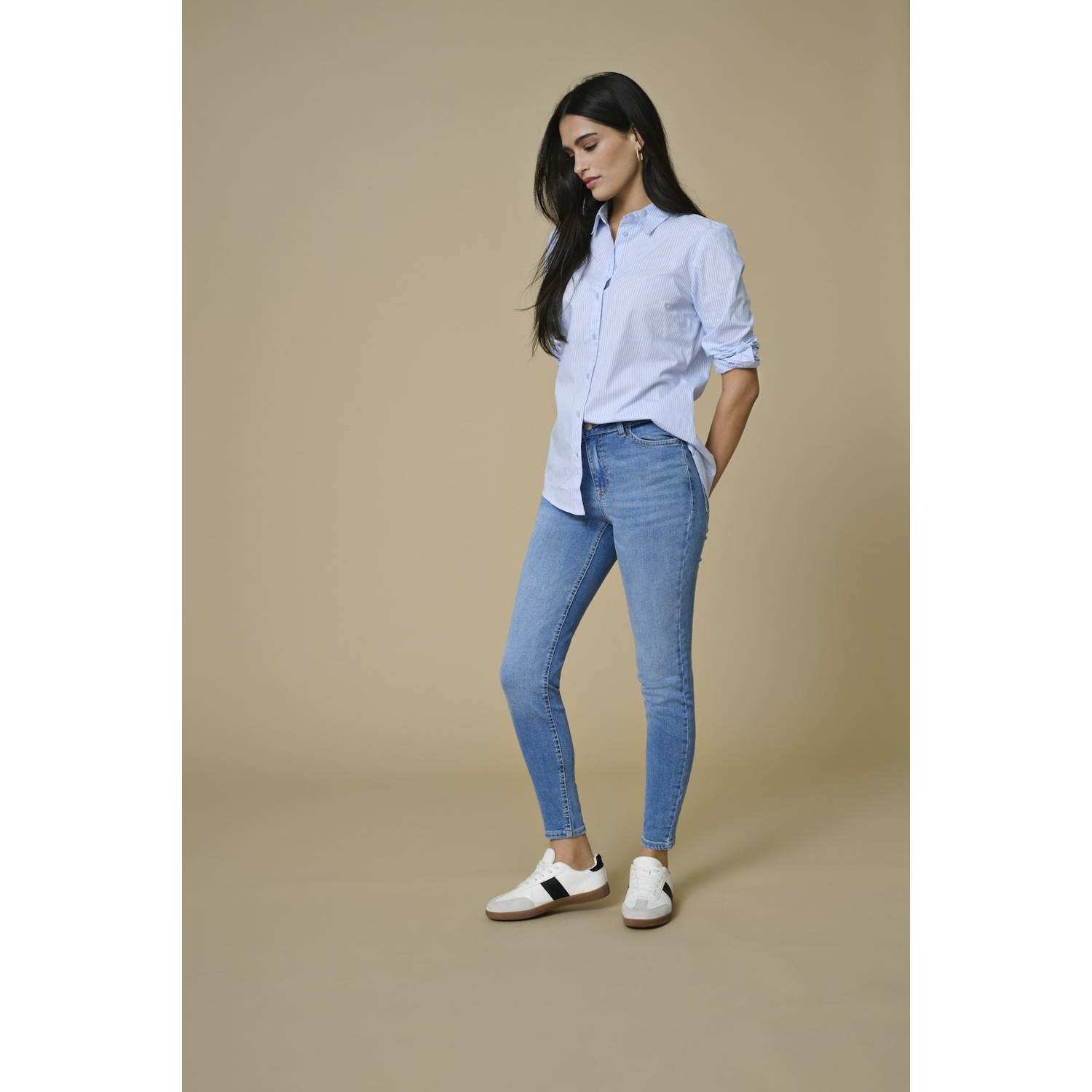 JDY Skinny fit jeans FINA MW SKINNY ANK JNS MB NOOS DNM