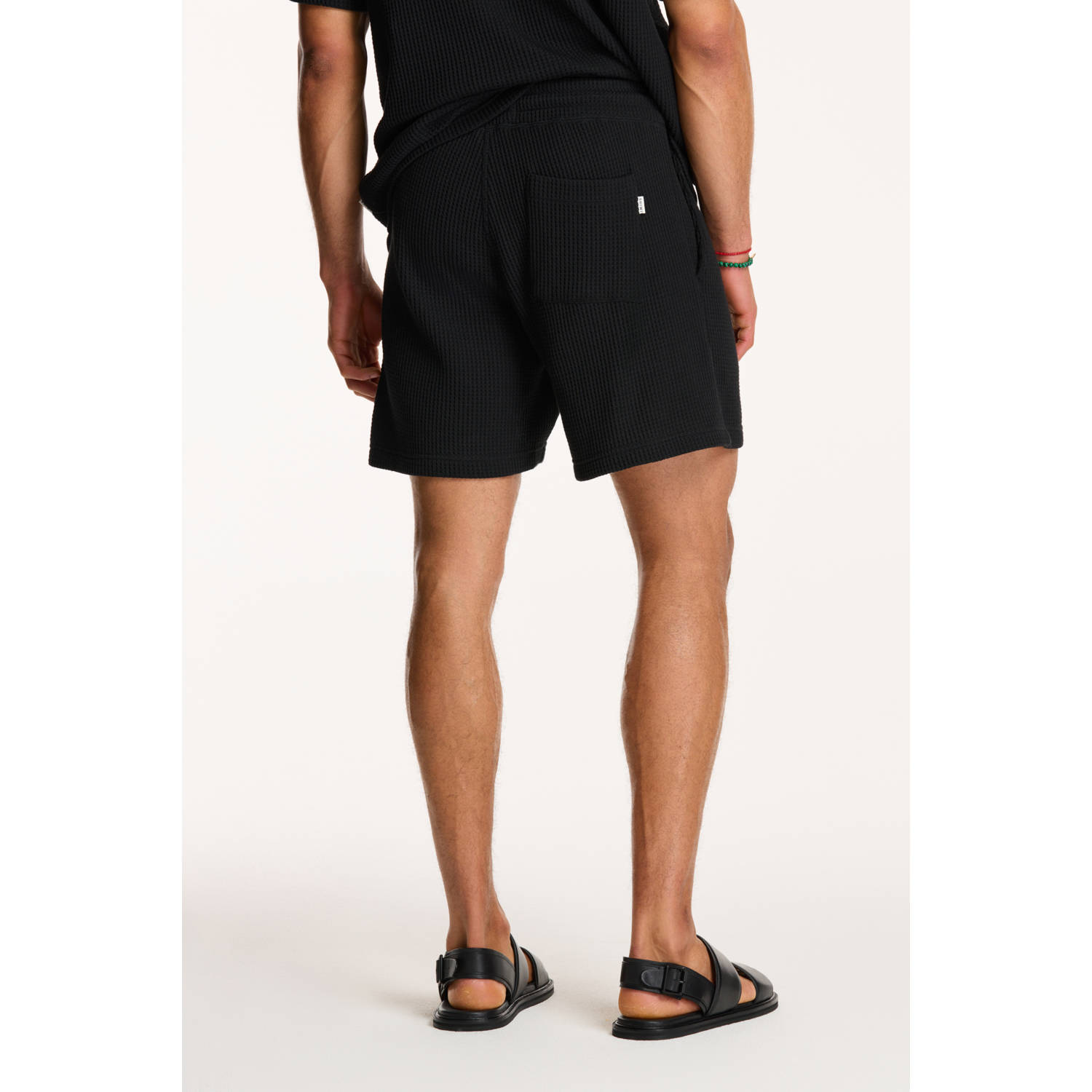 Shiwi casual short Oscar met wafelstructuur zwart