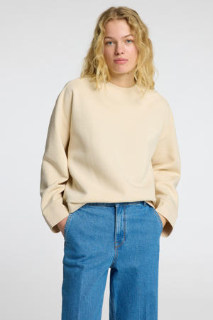 sweater ecru