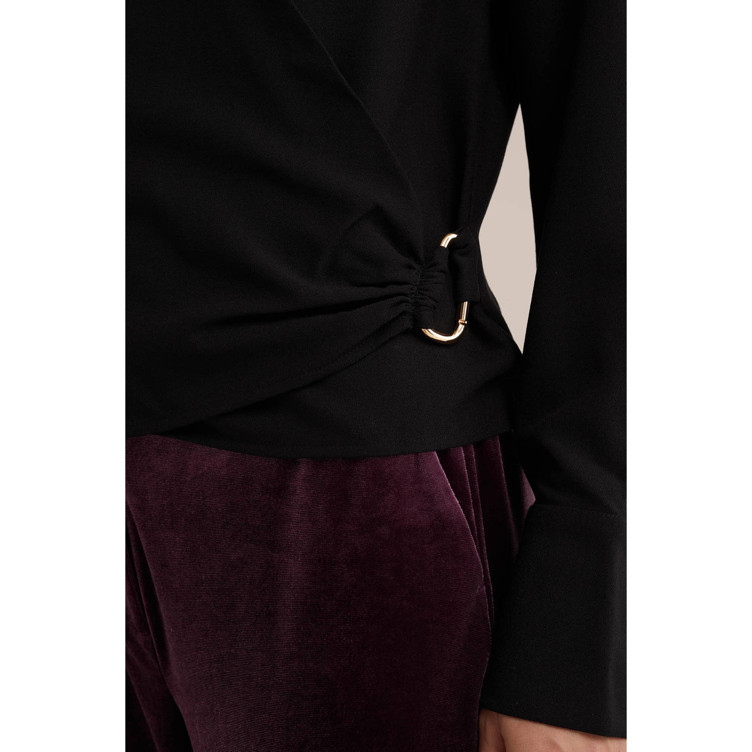 WE Fashion overslag blouse met gesp zwart