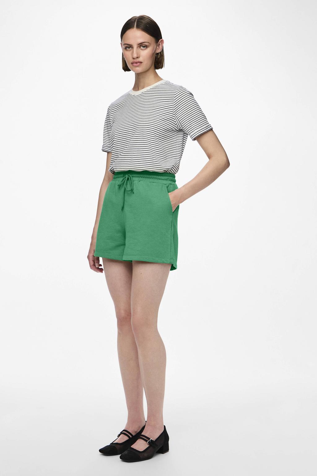 PIECES sweatshort PCCHILLI groen