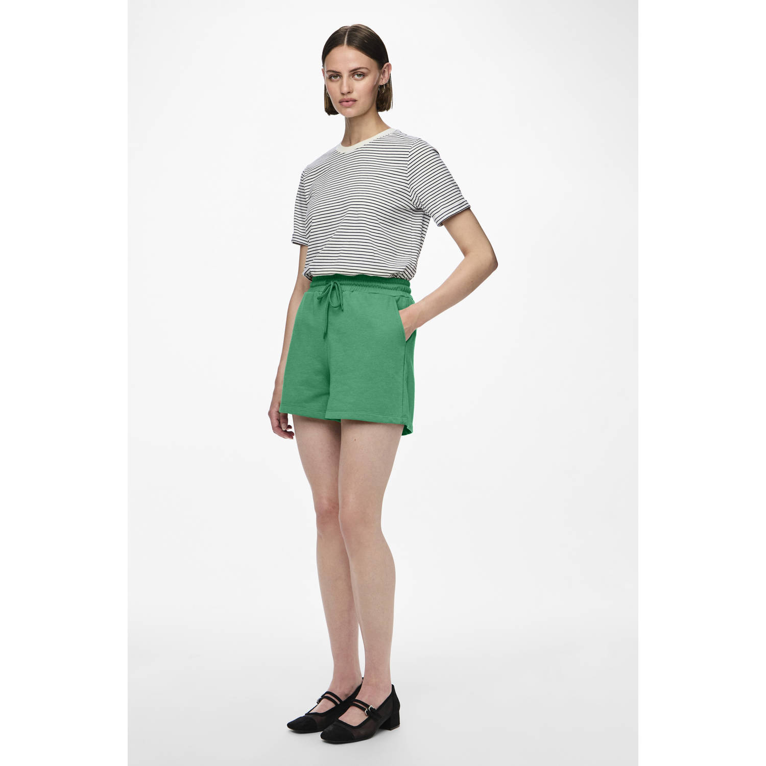 PIECES loungeshort PCCHILLI groen