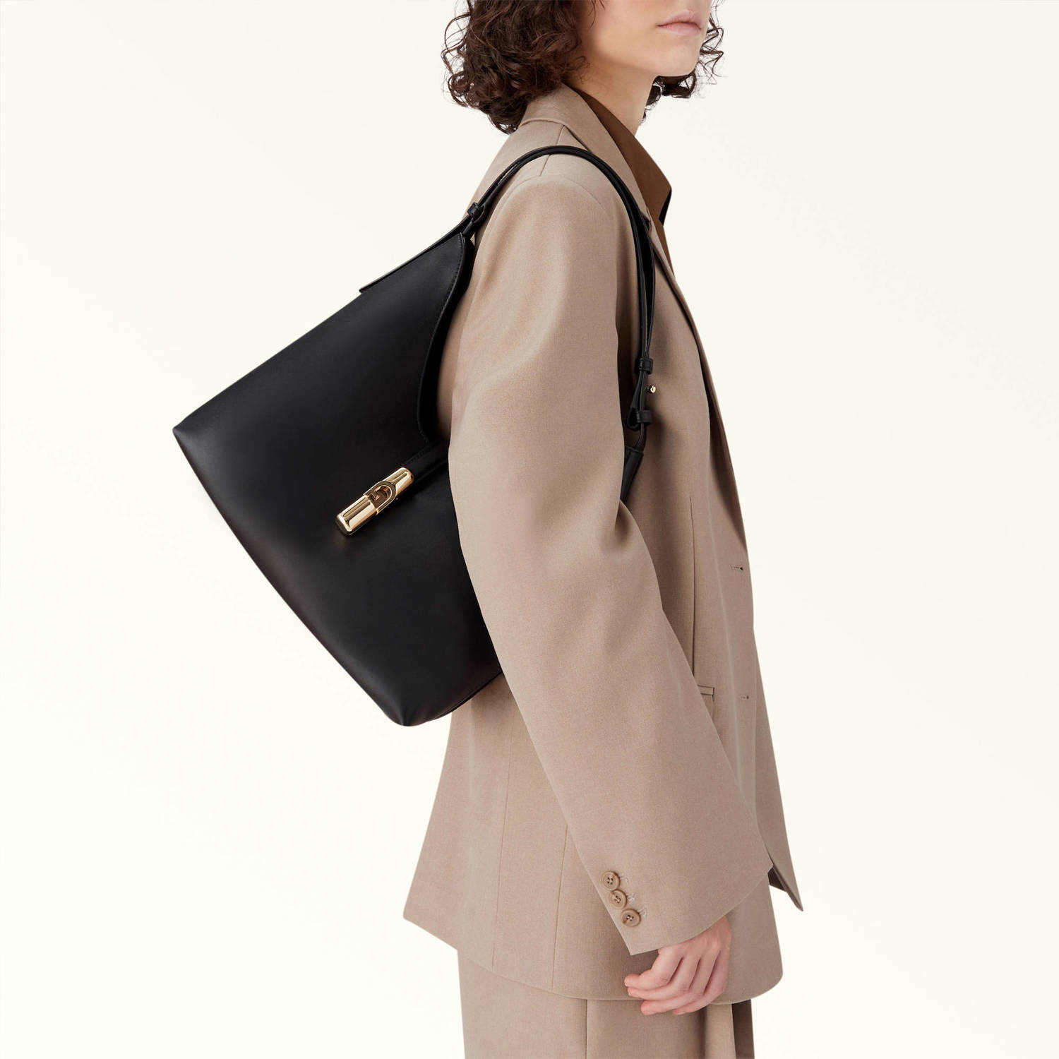Furla leren schoudertas Goccia M zwart