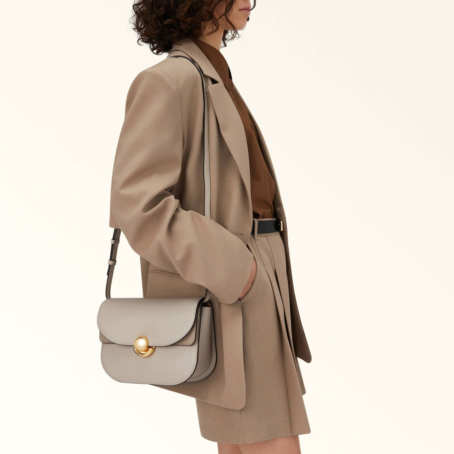 Furla leren crossbody tas Sfera S beige