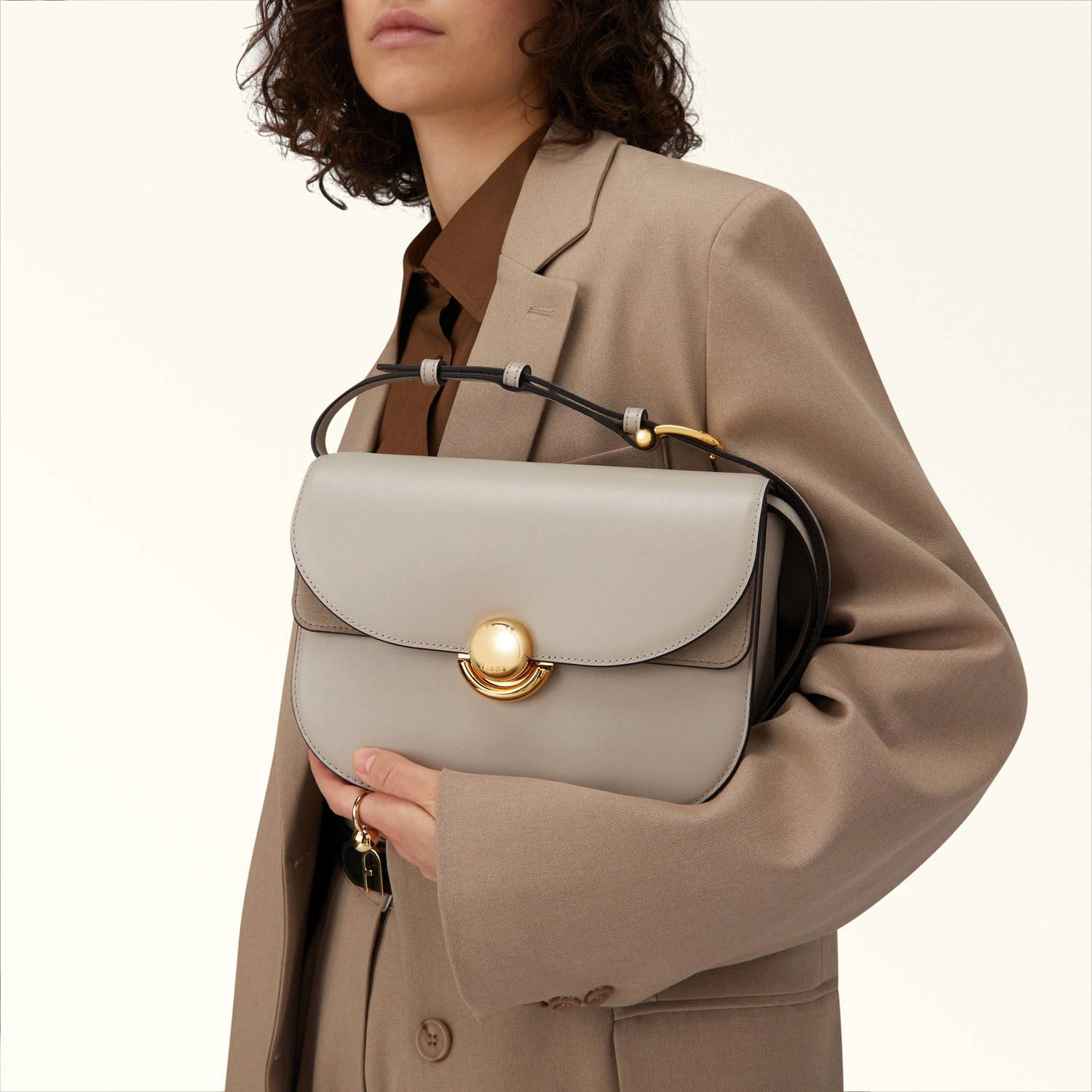 Furla leren crossbody tas Sfera S beige