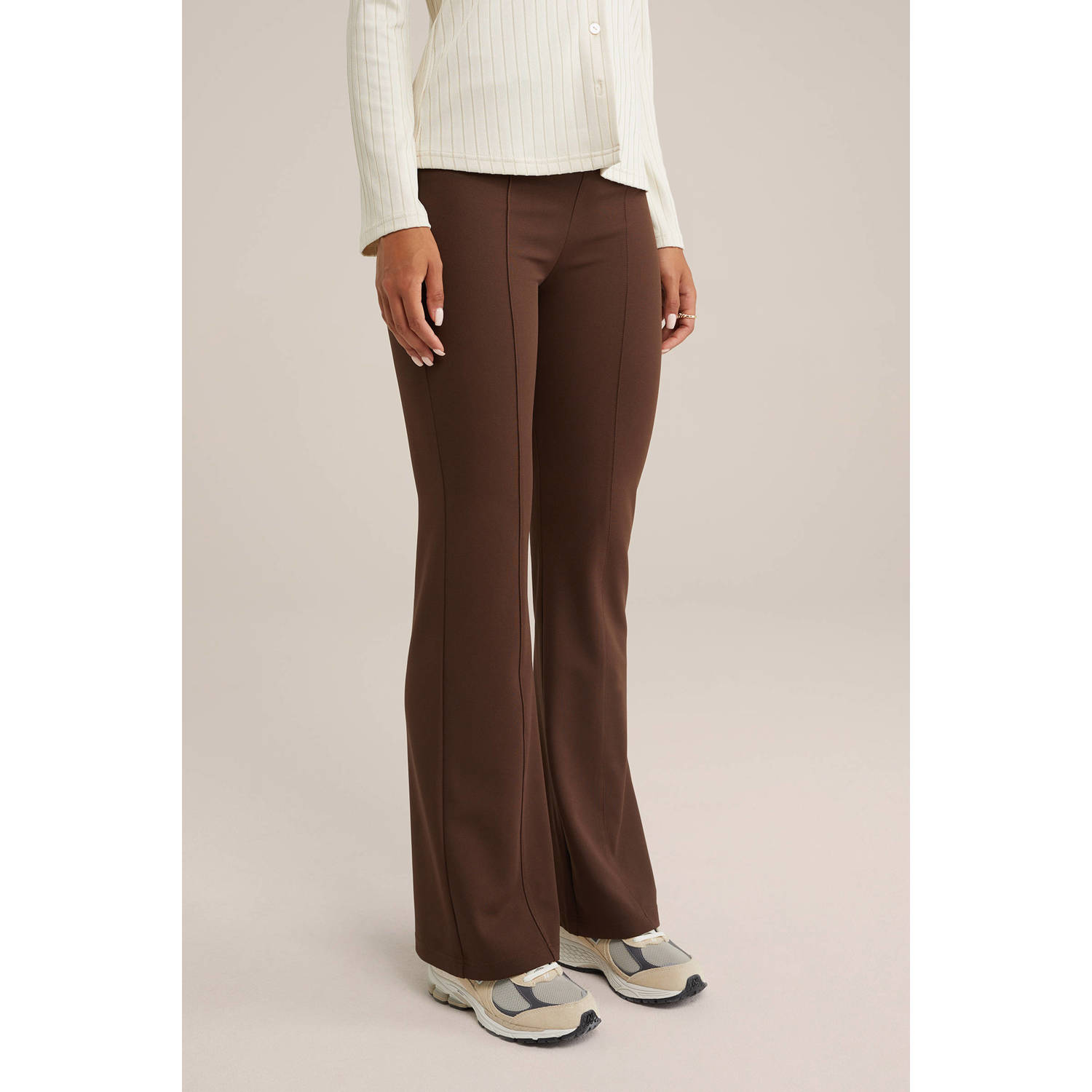 WE Fashion flared broek donkerbruin