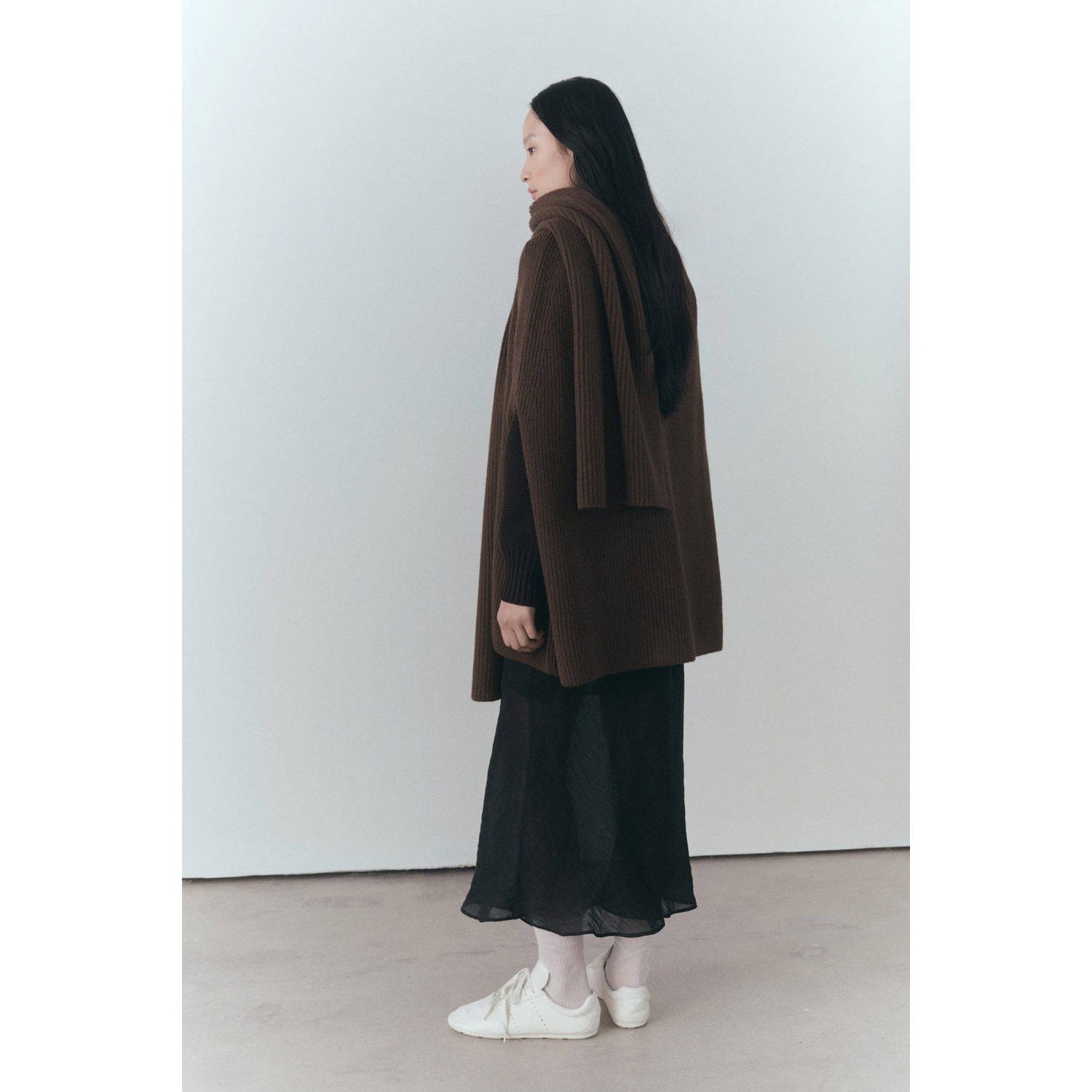 Mango gebreid poncho vest donkerbruin