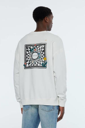 sweater wit