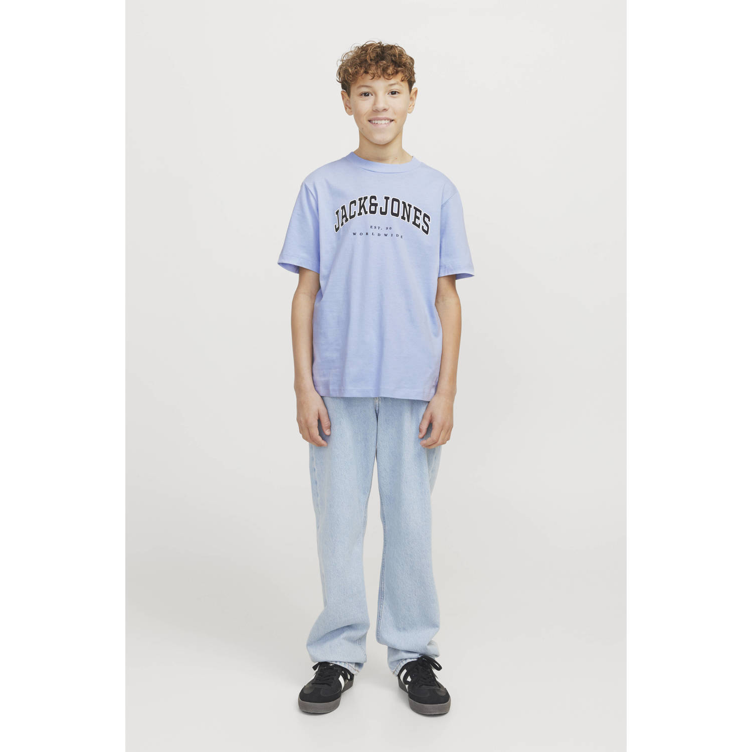 JACK & JONES JUNIOR T-shirt JJECALEB VARSITY met logo lichtblauw