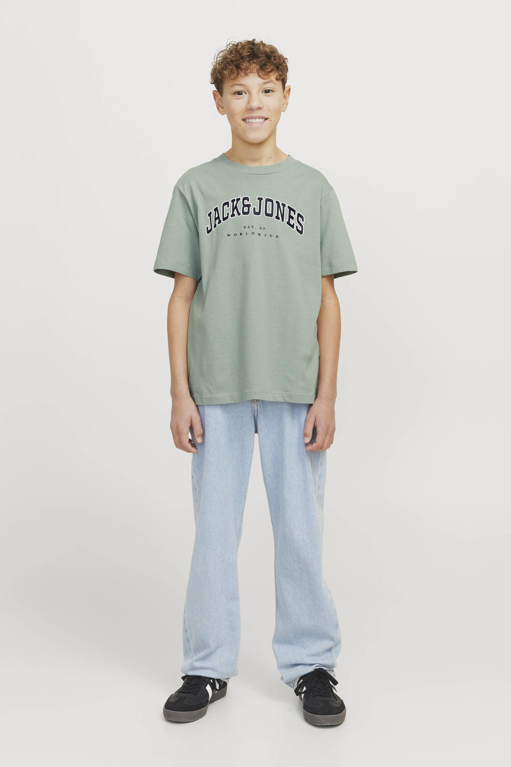 JACK & JONES JUNIOR T-shirt JJECALEB VARSITY met logo zachtgroen