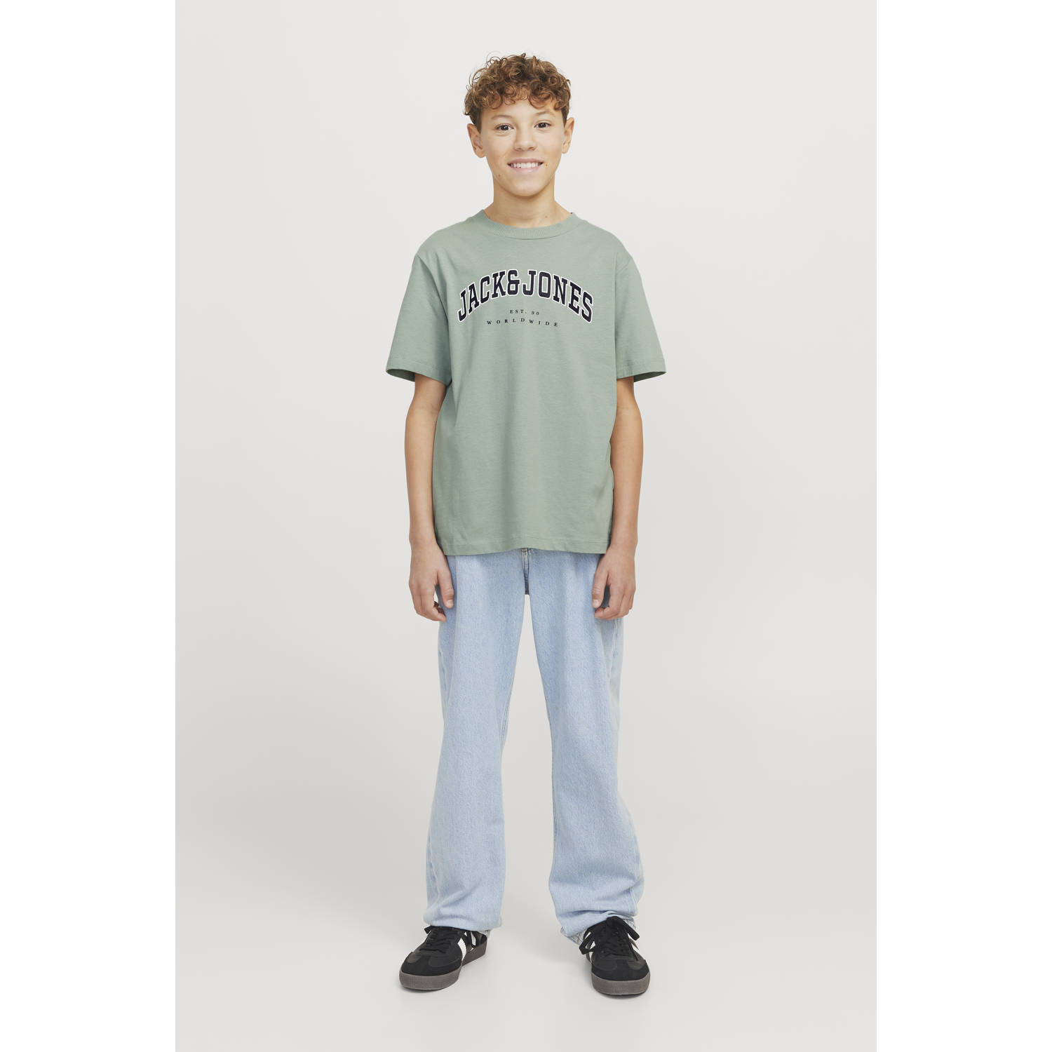JACK & JONES JUNIOR T-shirt JJECALEB VARSITY met logo zachtgroen