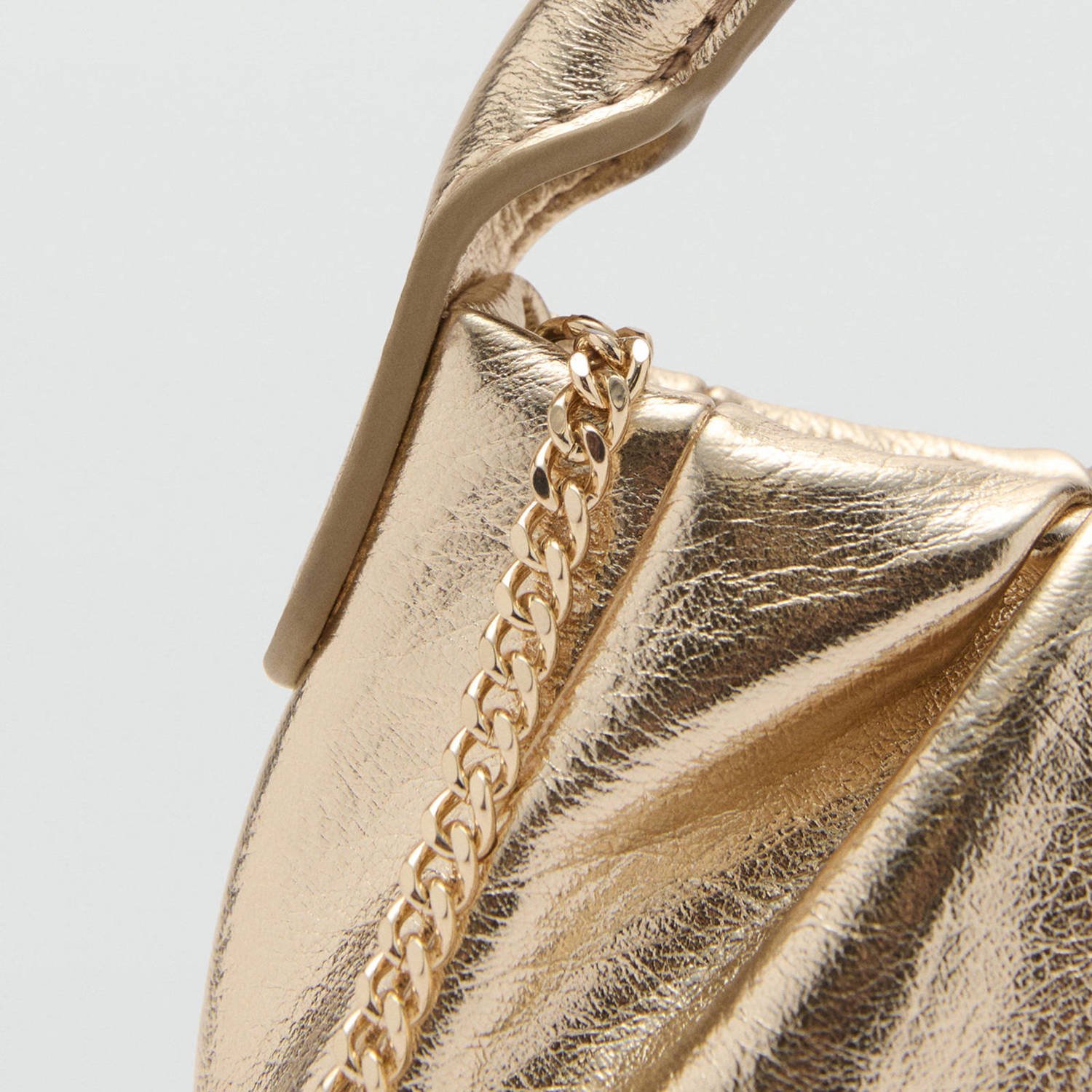 Mango metallic crossbody tas goudkleurig