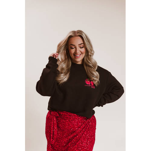 Pinned by K Curve sweater met backprint zwart/rood afbeelding