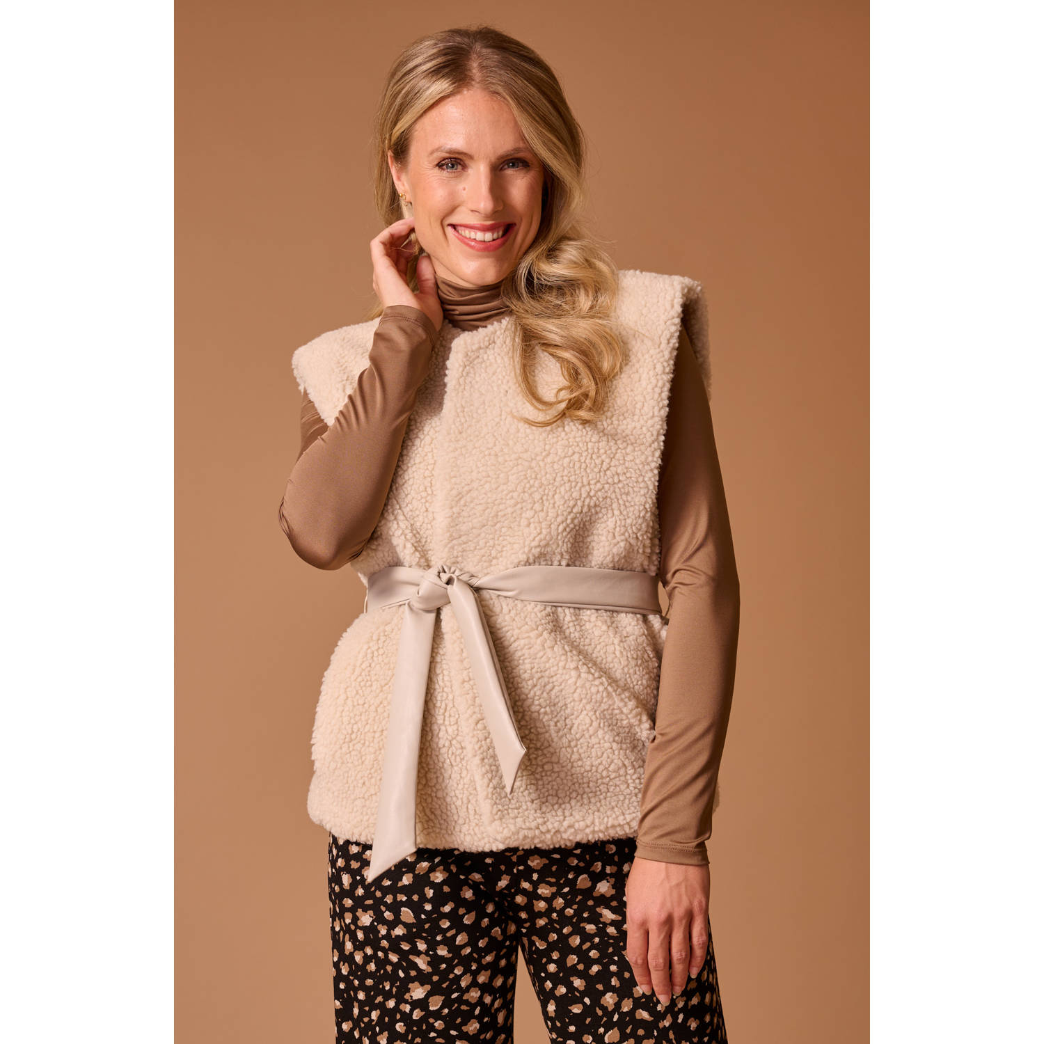 ILOSA teddy gilet zand