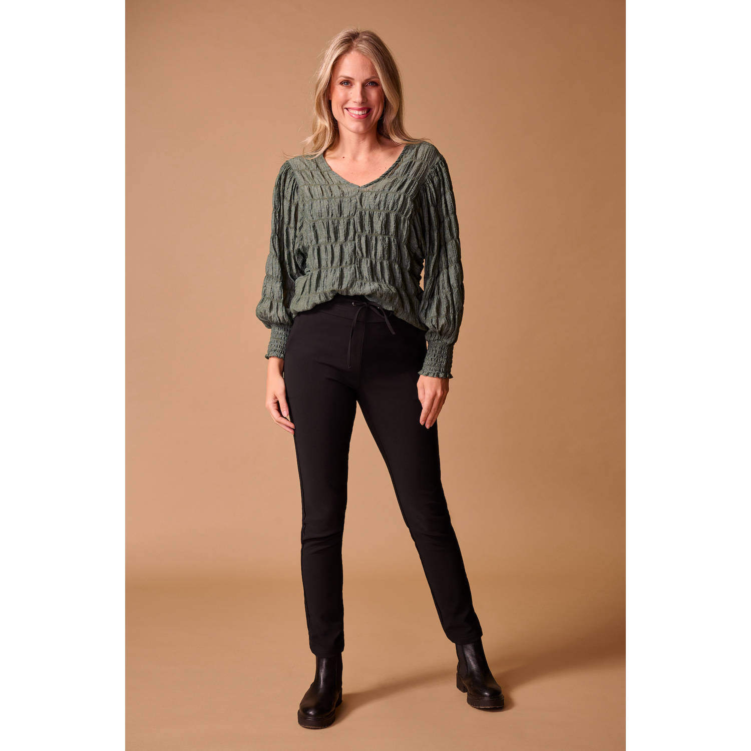 ILOSA tapered fit broek zwart