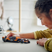 thumbnail: LEGO Speed Champions McLaren F1® Team MCL38 racewagen 77251