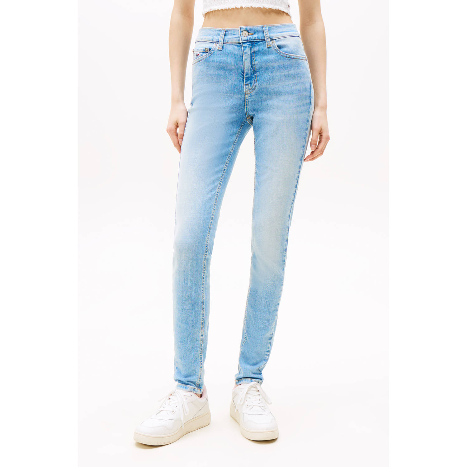 TOMMY JEANS Skinny fit jeans Nora Mid Rise Skinny Fit met wasbeurt met logo-badge