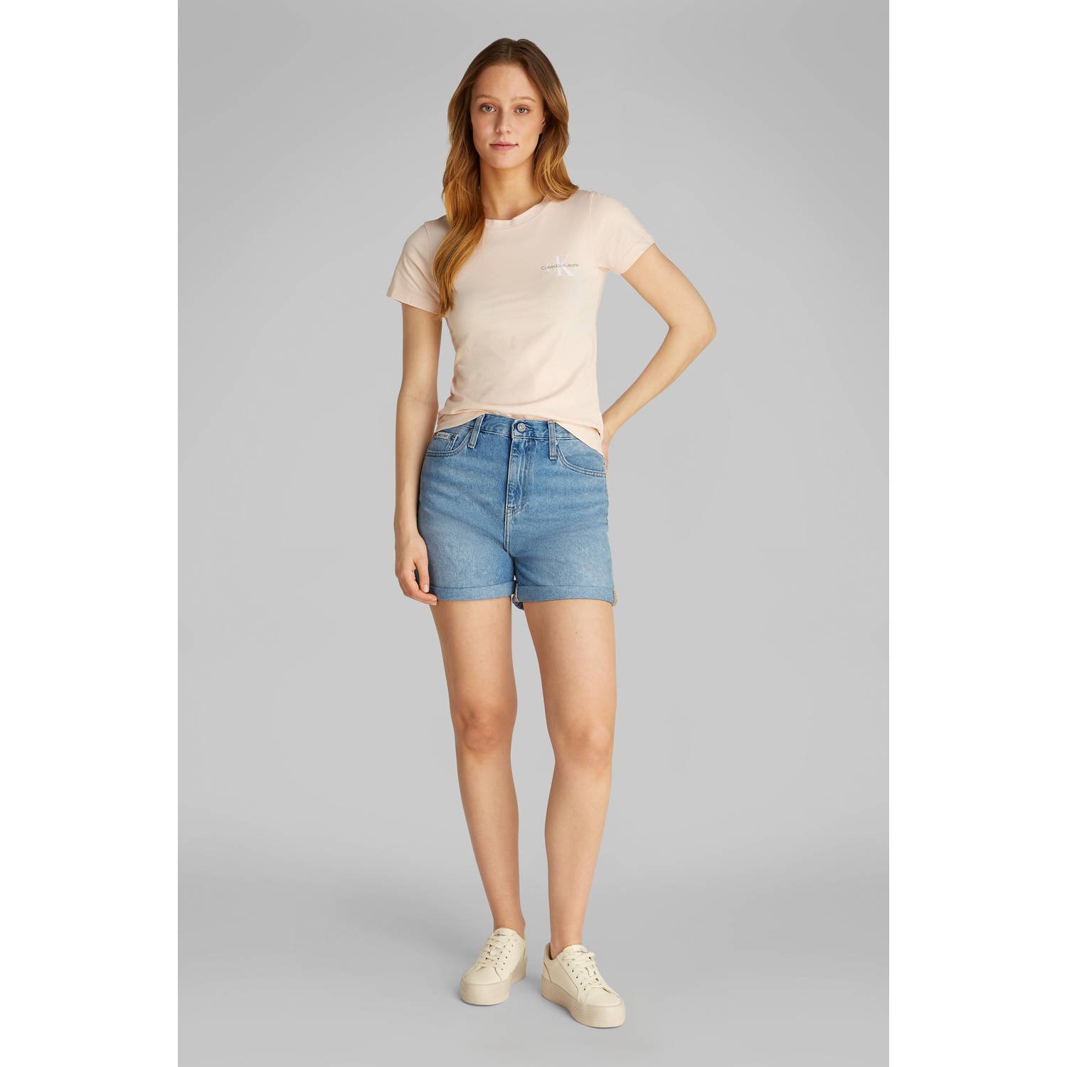 Calvin Klein Jeans Relaxed fit korte jeans met labeldetail model 'MOM'