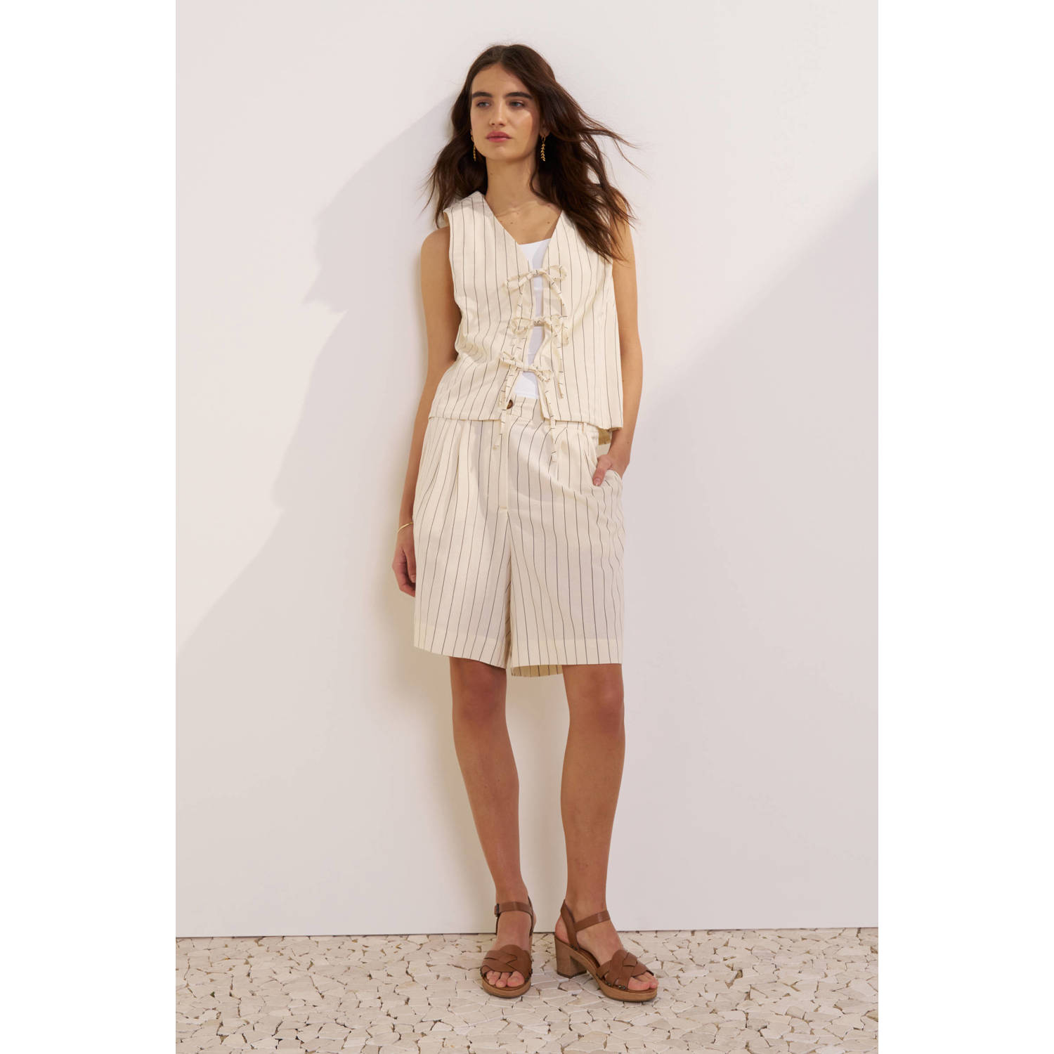 Ruby linnen bermuda short krijtstreep print beige