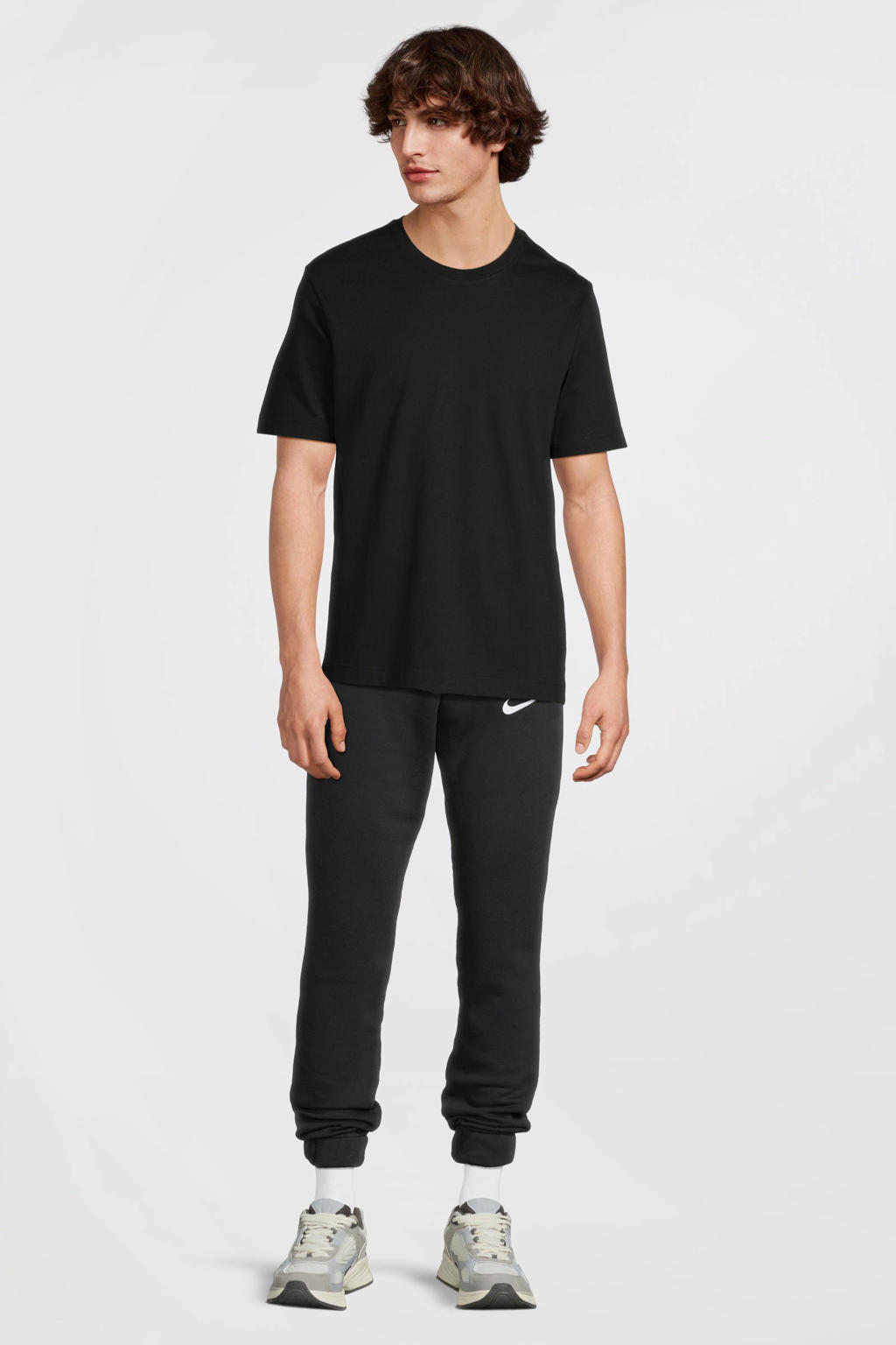Zwarte heren Nike joggingbroek Park20 Fleece van sweat materiaal met regular fit, elastische tailleband met koord en effen