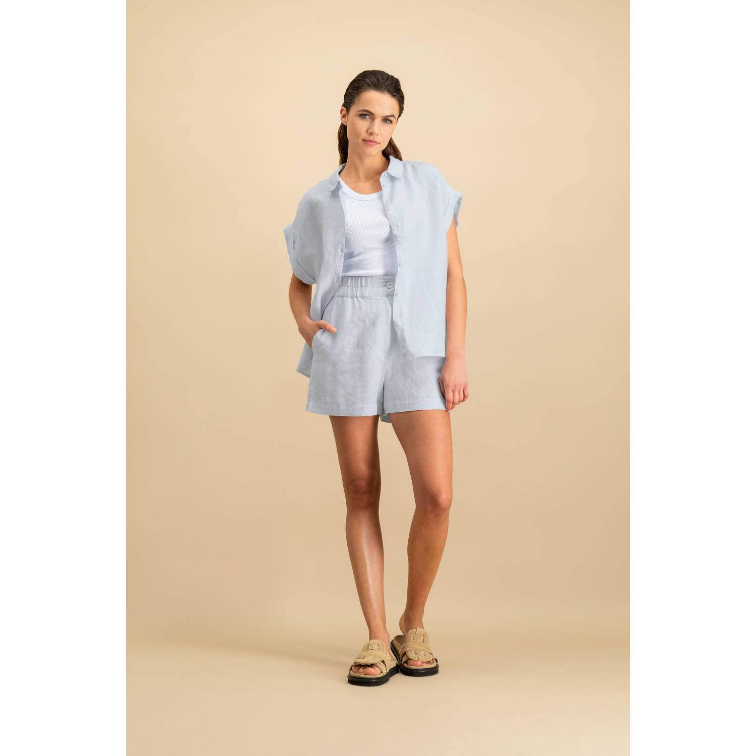 Circle of Trust regular high waist casual short lichtblauw
