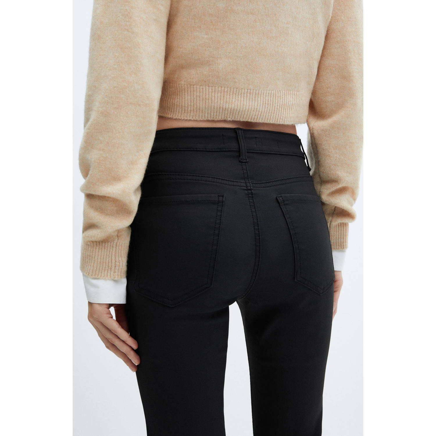Mango regular waist coated broek zwart
