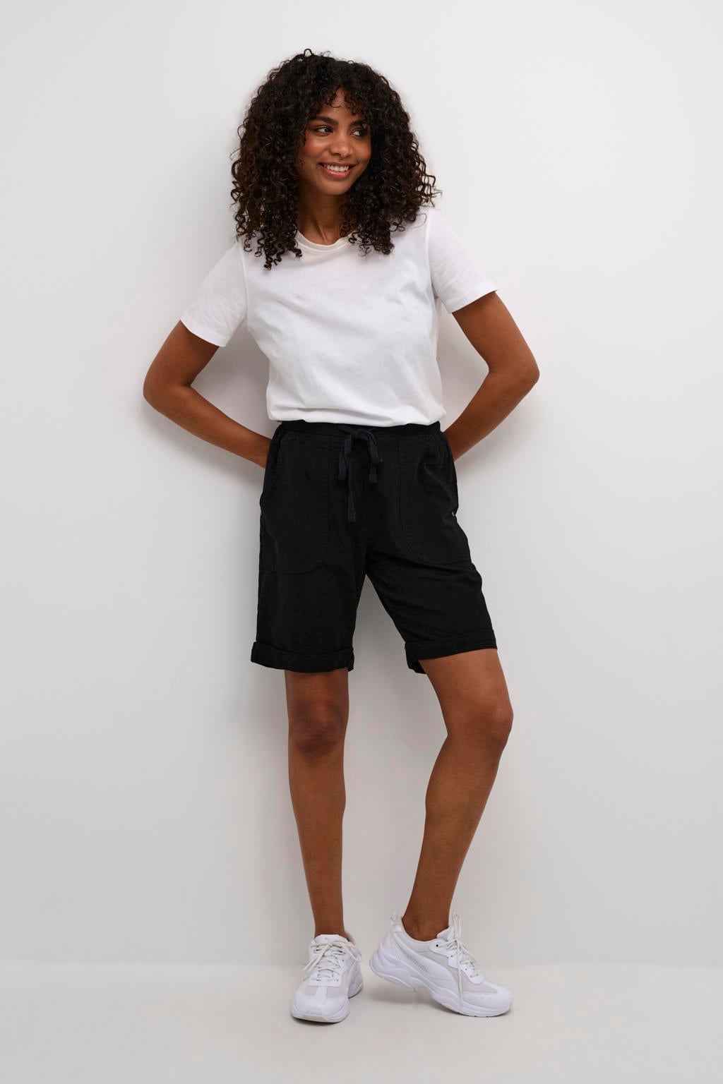 Zwarte dames Kaffe comfort fit regular waist bermuda short van katoen met straight fit, trekkoorden en effen