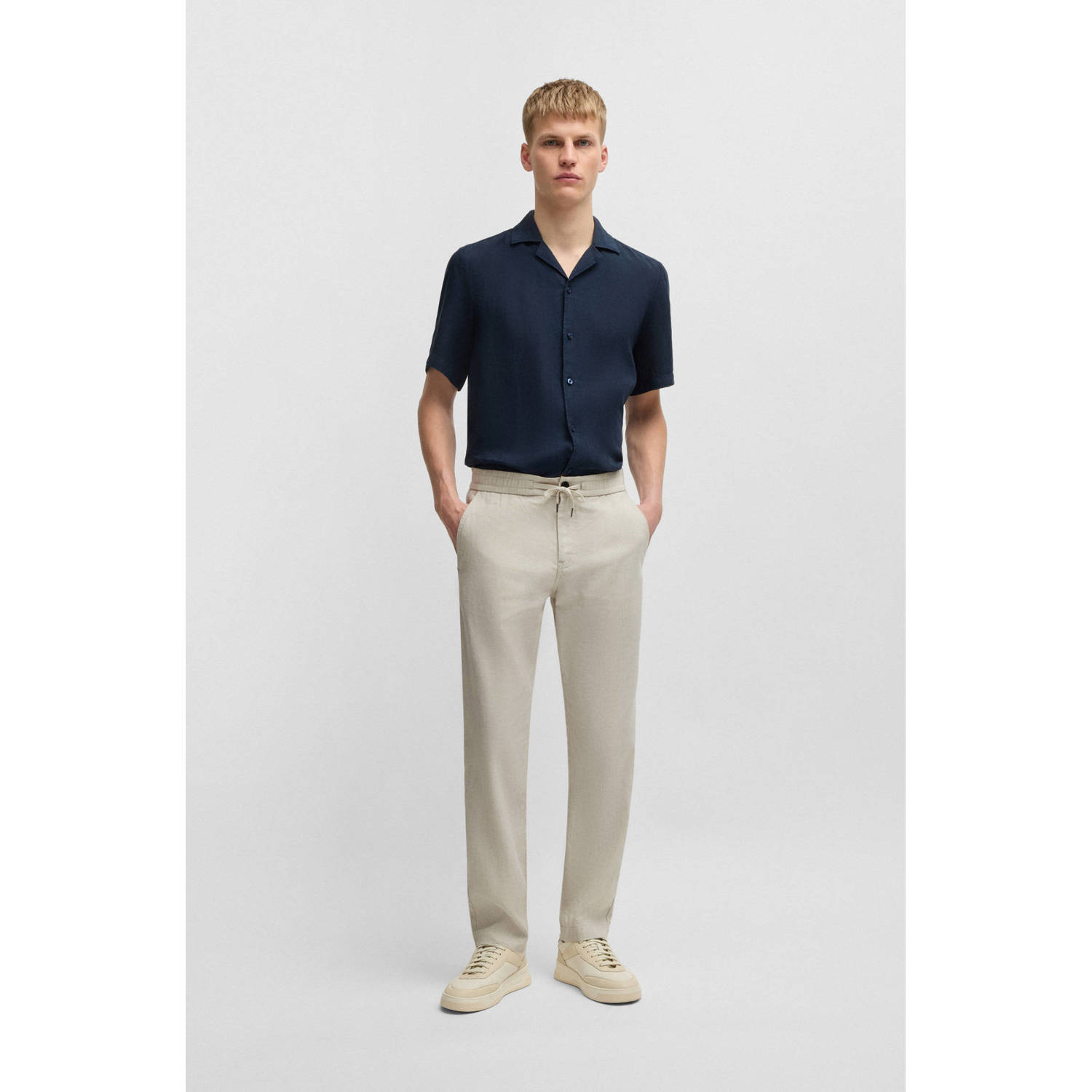 BOSS regular casual linnen broek taupe