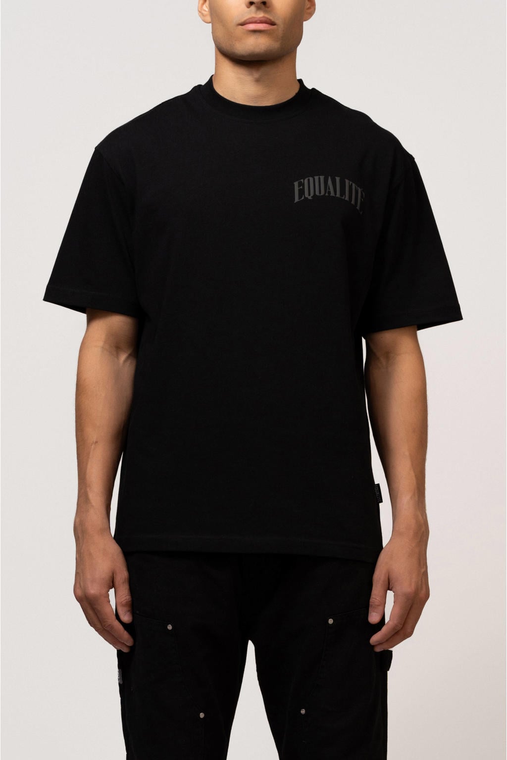 Zwarte heren Equalité t-shirt van katoen met backprint, korte mouwen en ronde hals