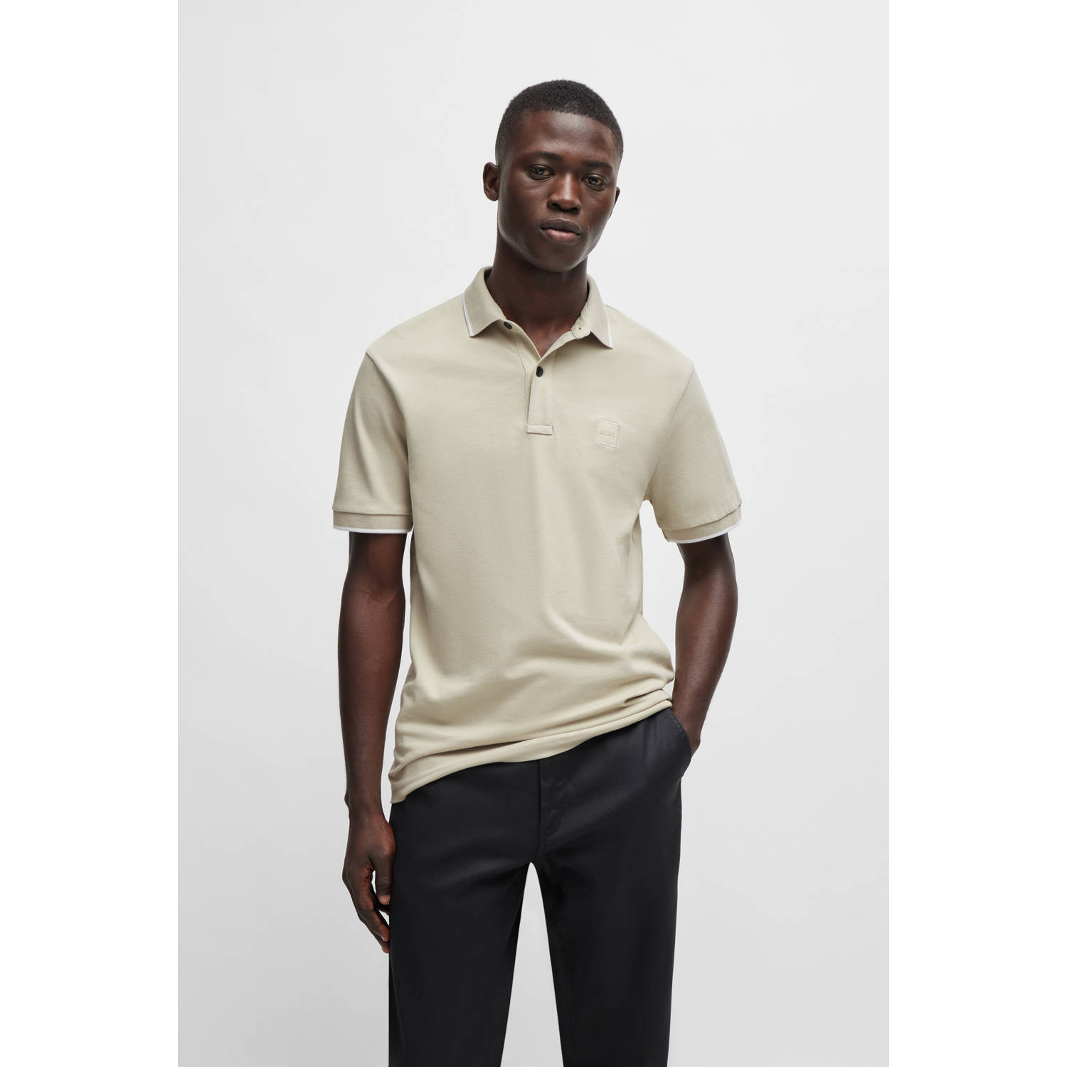 BOSS slim fit polo PASSERTIP met contrastbies light beige