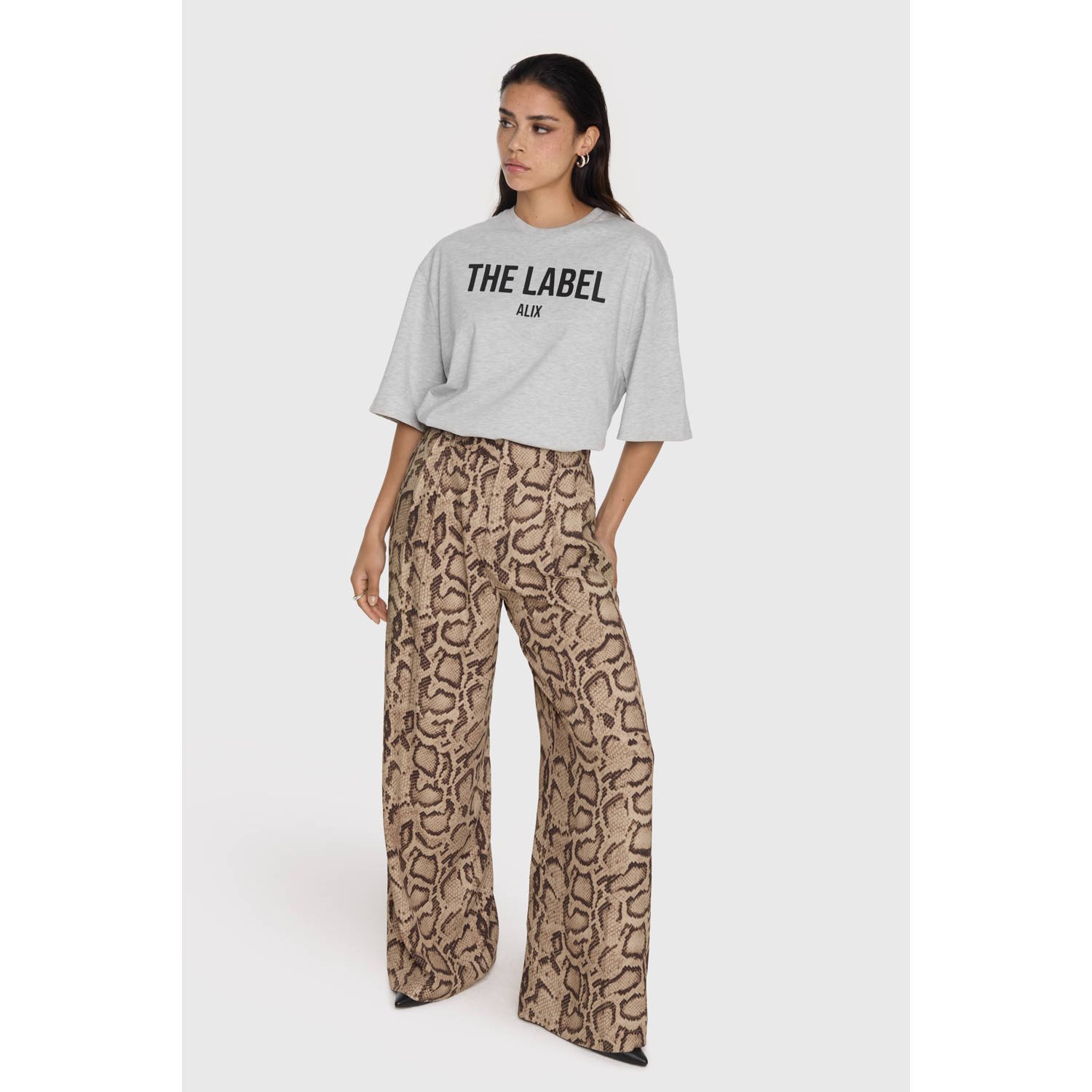 ALIX THE LABEL Dames Broeken Ladies Woven Snake Twill Pants Zand