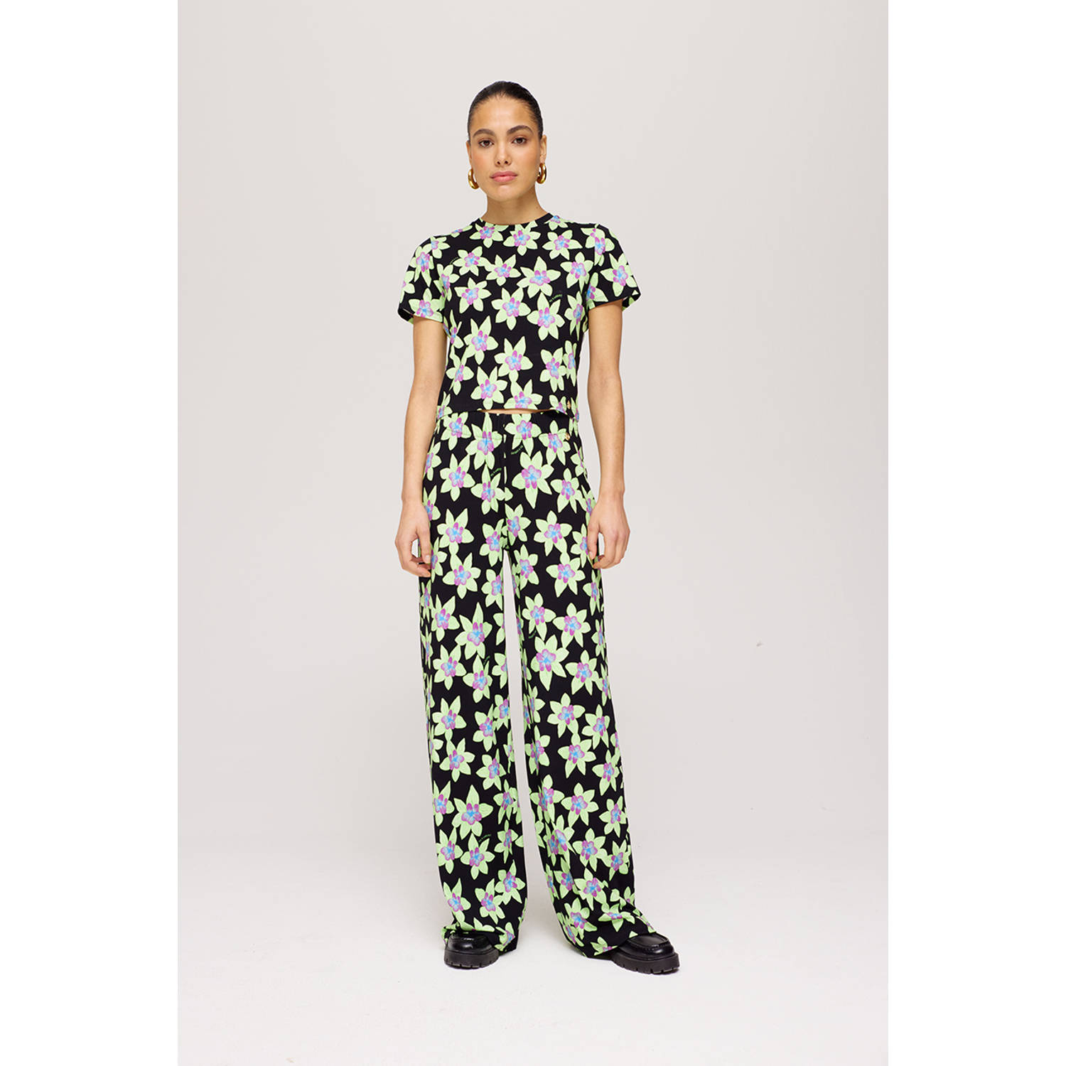 HARPER & YVE wide leg regular waist broek zwart