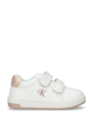   sneakers wit